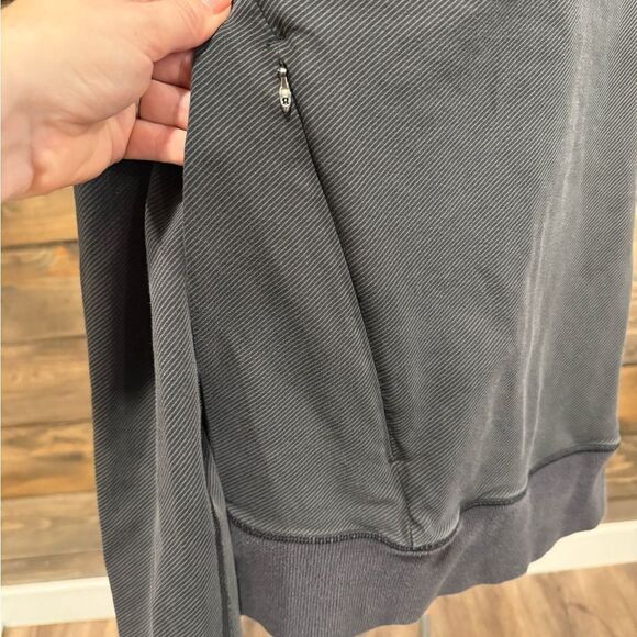 Lululemon V-Neck Gray Top - Picture 5 of 7